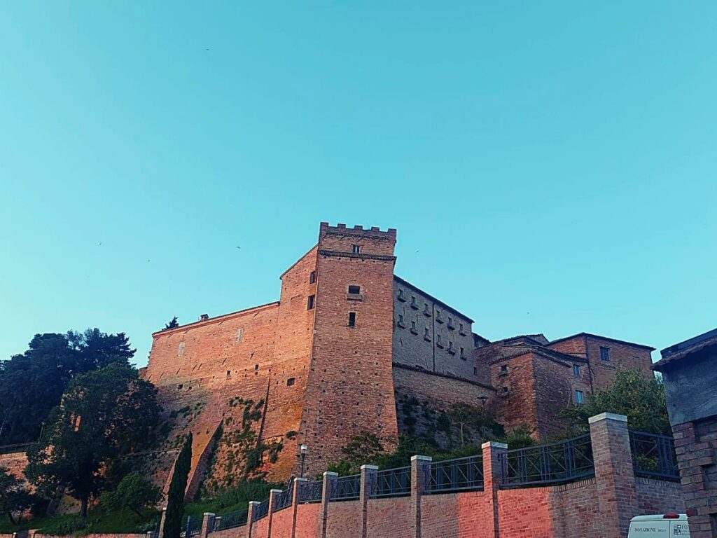 Uno scorcio di Loro Piceno, colpito dal terremoto